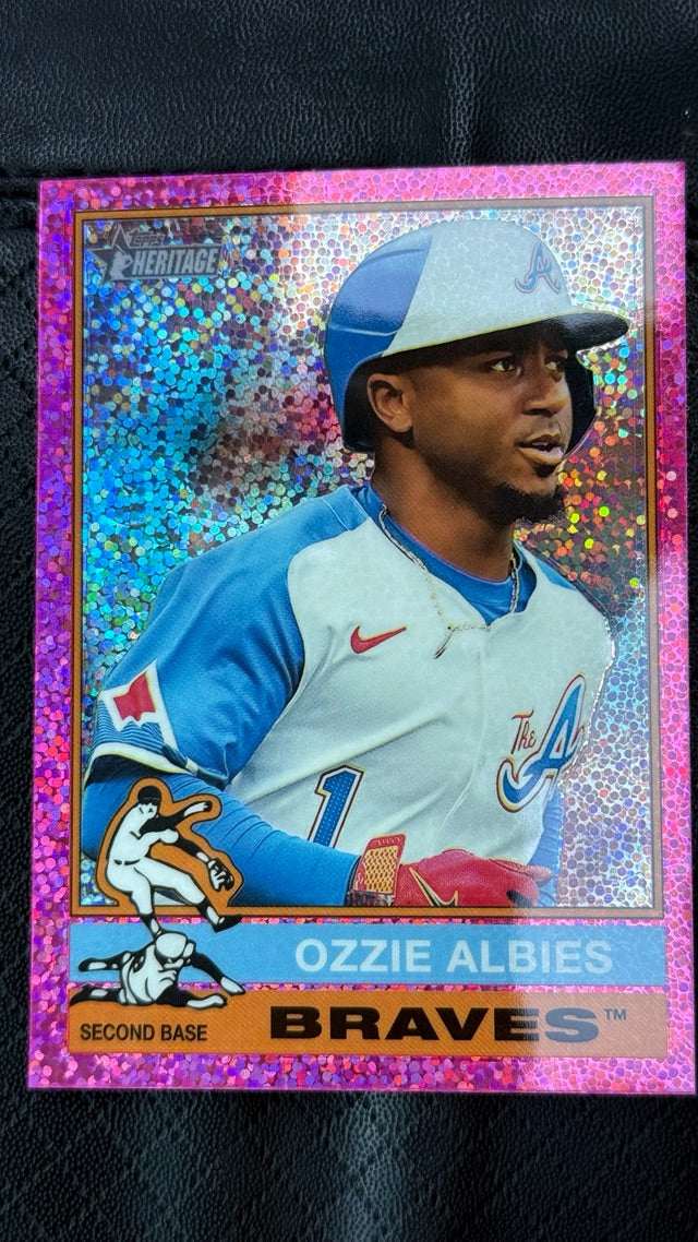 2025 Topps Heritage - Chrome Pink Sparkle Refractor | Ozzie Albies