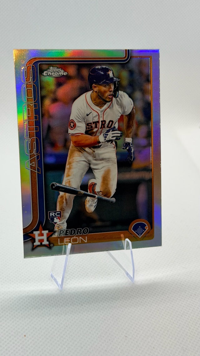 2025 Topps Heritage - Chrome Silver Sparkle Refractor | Pedro León