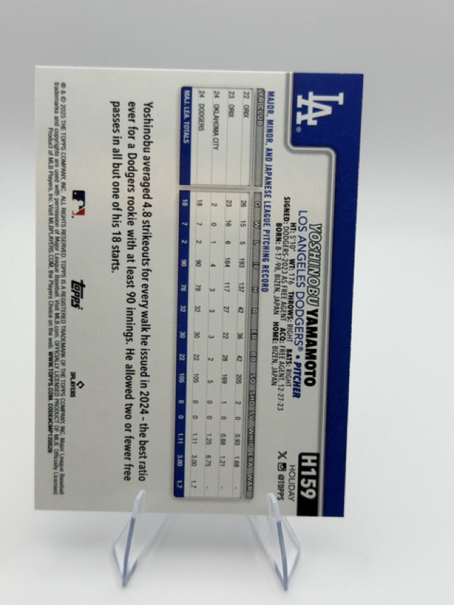 Yoshinobu Yamamoto 2025 Topps Topps Holiday #H159 (front);Yoshinobu Yamamoto 2025 Topps Topps Holiday #H159 (back)