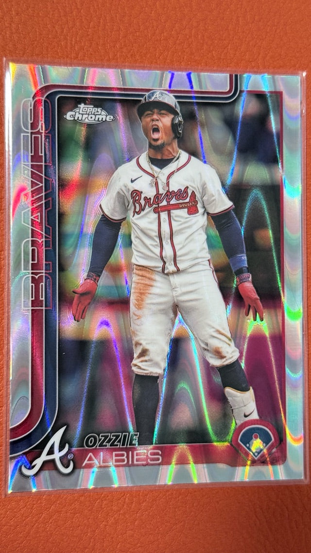 2025 Topps Chrome - Raywave Refractors | Ozzie Albies