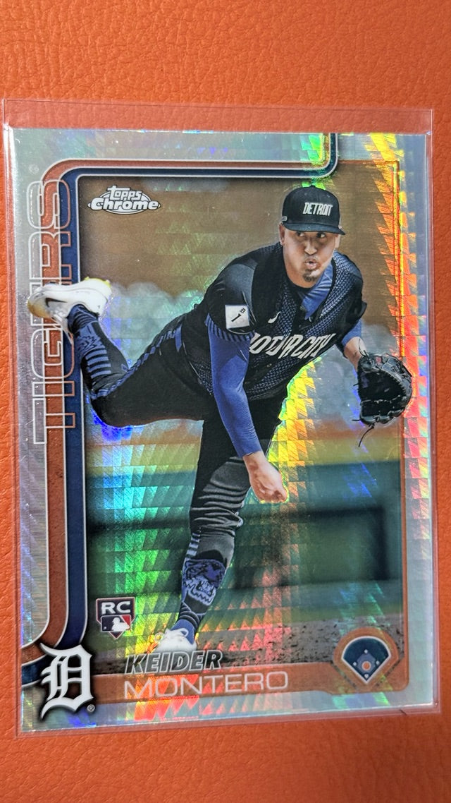 2025 Topps Chrome - Prism Refractors | Keider Montero
