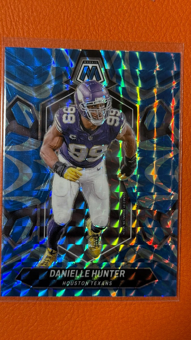 2024 Panini Mosaic - Mosaic Reactive Blue | Danielle Hunter