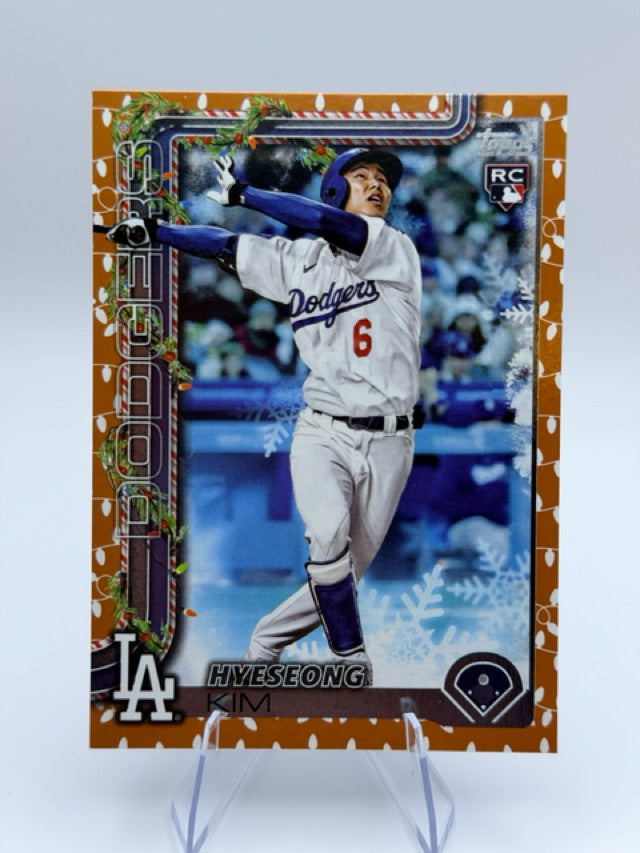 Hyeseong Kim 2025 Topps Topps Holiday #H174 (front);Hyeseong Kim 2025 Topps Topps Holiday #H174 (back)