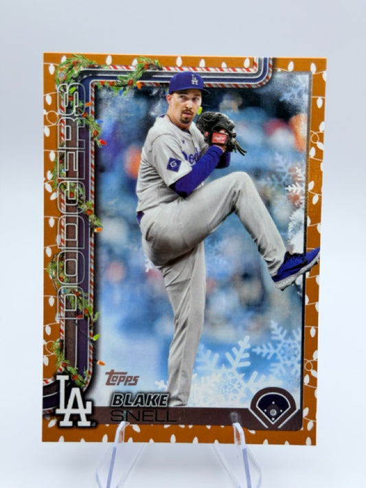 Blake Snell 2025 Topps Topps Holiday #H135 (front);Blake Snell 2025 Topps Topps Holiday #H135 (back)