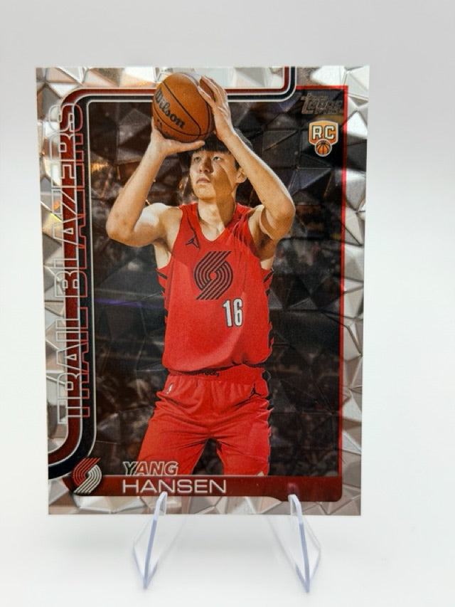 Yang Hansen 2025-26 Topps Diamante #216 (front);Yang Hansen 2025-26 Topps Diamante #216 (back)